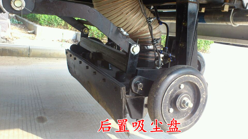 東風小多利卡掃路車(帶霧炮) 東風小多利卡掃路車(帶霧炮)