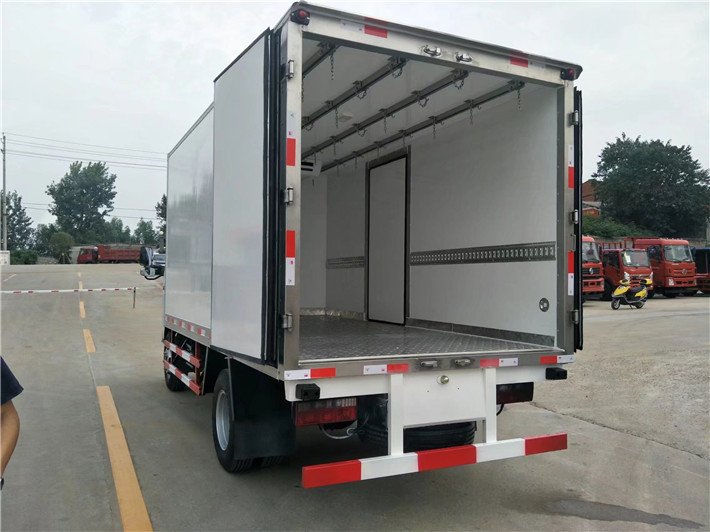 東風(fēng)小多利卡冷藏車4.2米 東風(fēng)小多利卡冷藏車4.2米