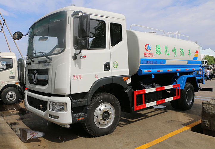 東風(fēng)D9灑水車(chē) 東風(fēng)D9灑水車(chē)