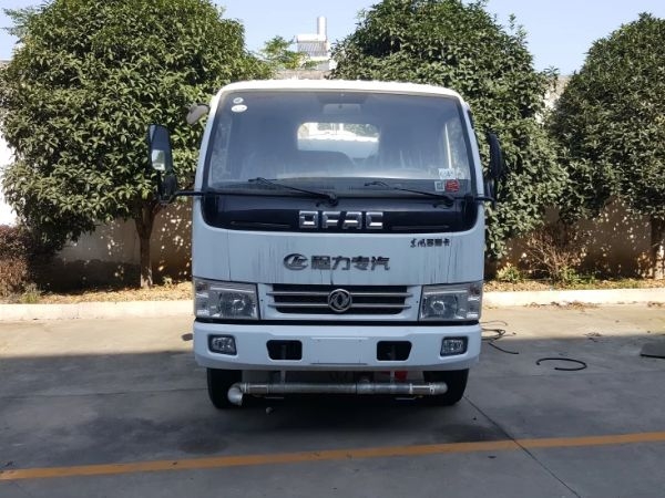 東風(fēng)國五5噸灑水車 東風(fēng)國五5噸灑水車