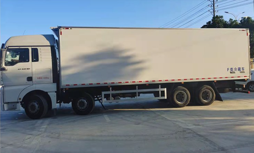 重汽汕德卡9.6米冷藏車(chē) 重汽汕德卡9.6米冷藏車(chē)