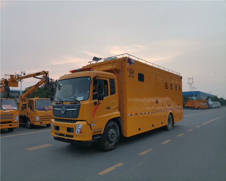 東風(fēng)天錦防汛排水車(chē)(大流量) 東風(fēng)天錦防汛排水車(chē)(大流量)