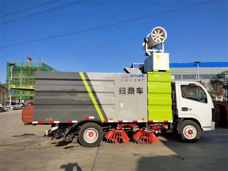 東風小多利卡掃路車(帶霧炮) 東風小多利卡掃路車(帶霧炮)