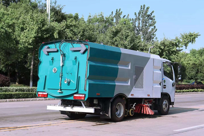 東風(fēng)小型5方洗掃車 東風(fēng)小型5方洗掃車