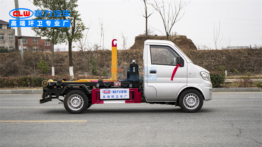 3方東風(fēng)小康勾臂垃圾車 3方東風(fēng)小康勾臂垃圾車