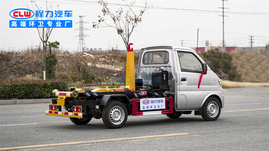 3方東風(fēng)小康勾臂垃圾車 3方東風(fēng)小康勾臂垃圾車
