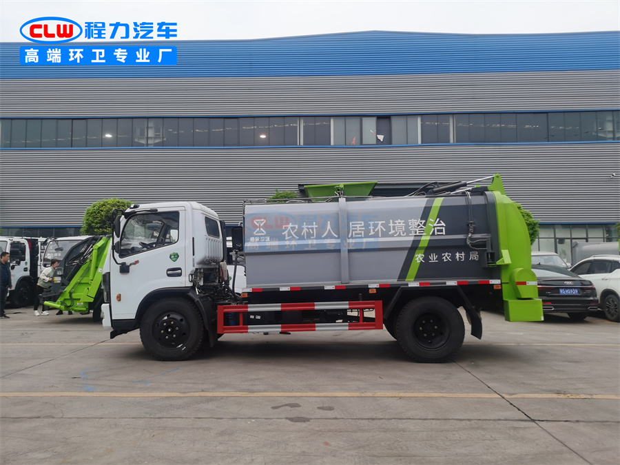 8方東風(fēng)大多利卡餐廚垃圾車 8方東風(fēng)大多利卡餐廚垃圾車