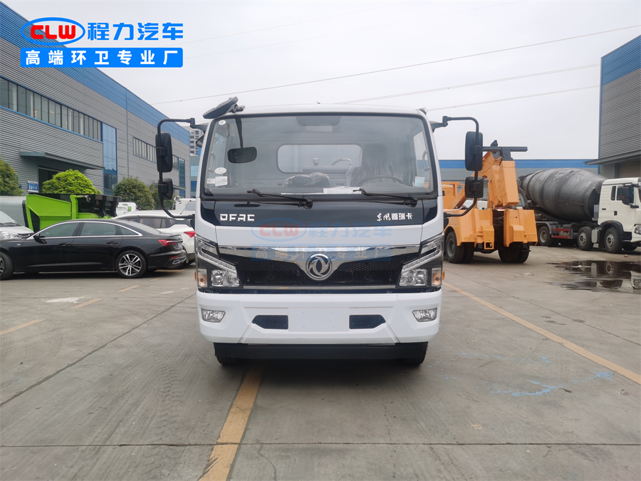 8方東風(fēng)大多利卡餐廚垃圾車 8方東風(fēng)大多利卡餐廚垃圾車