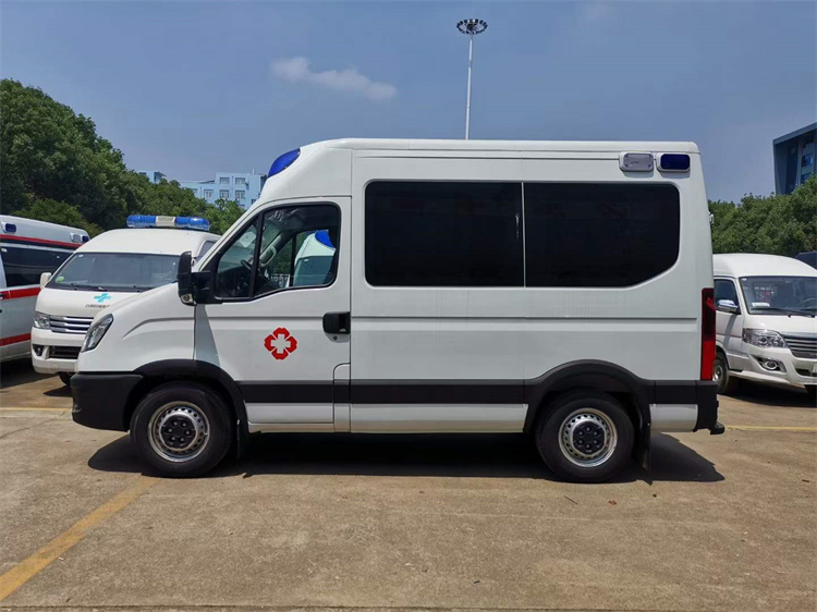 依維柯歐勝M(fèi)1-30短軸救護(hù)車 依維柯歐勝M(fèi)1-30短軸救護(hù)車