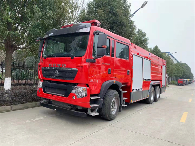 重汽豪沃12噸水罐消防車 重汽豪沃12噸水罐消防車