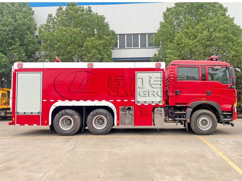重汽豪沃12噸水罐消防車 重汽豪沃12噸水罐消防車