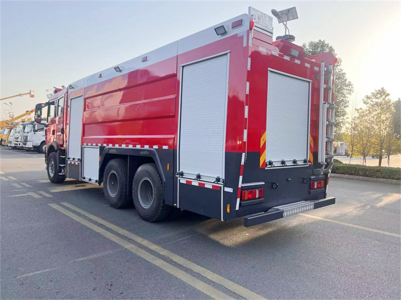 重汽豪沃12噸泡沫消防車(chē) 重汽豪沃12噸泡沫消防車(chē)